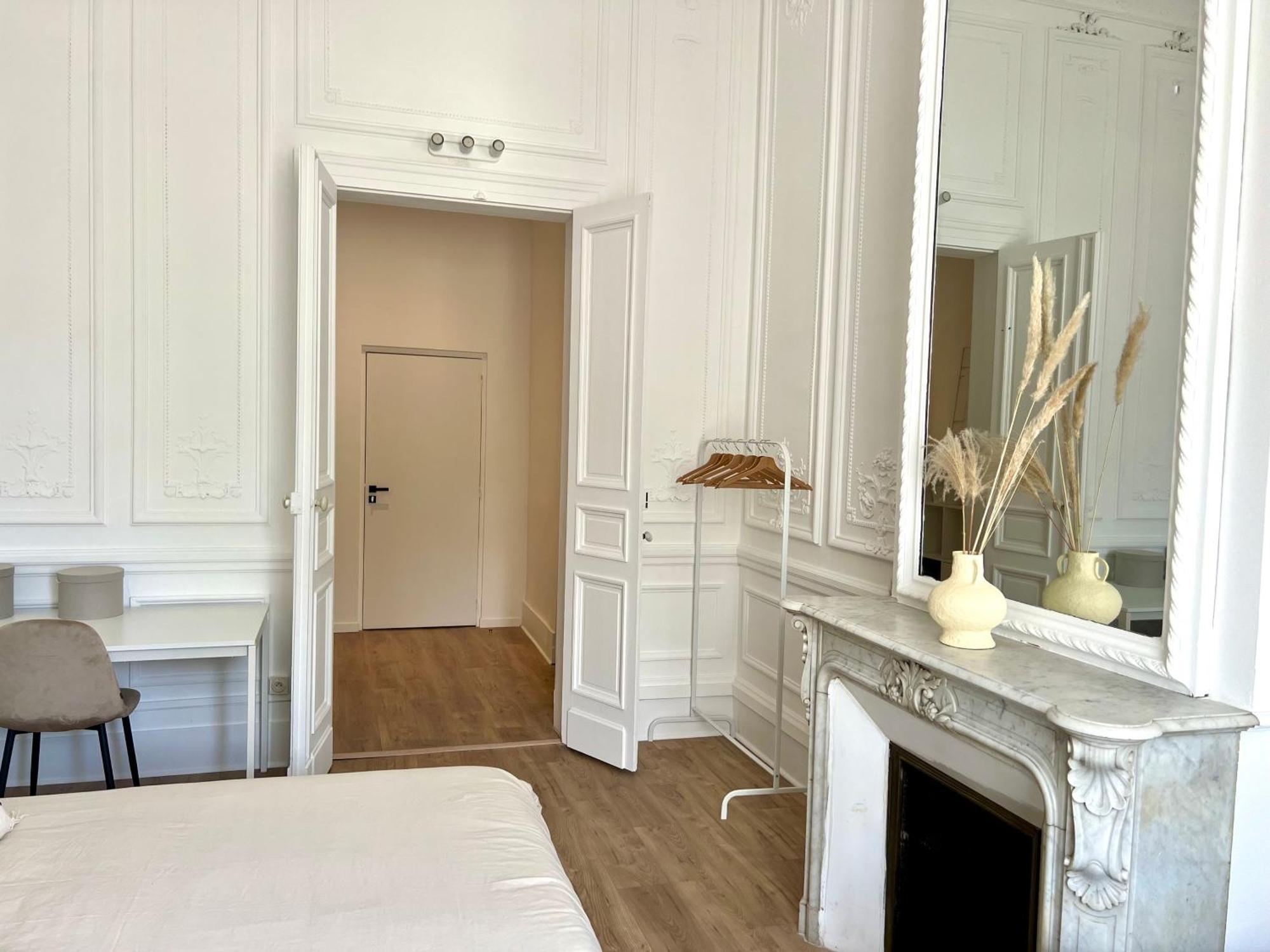 Apartment Maison El&ar - Place De La Comedie, Wifi *